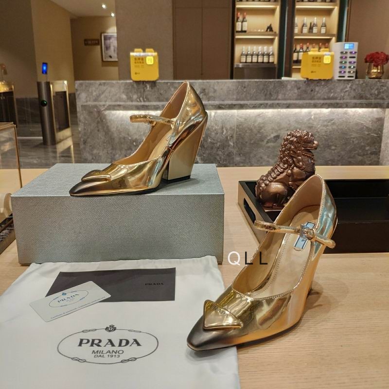 Prada Women's Shoes 319